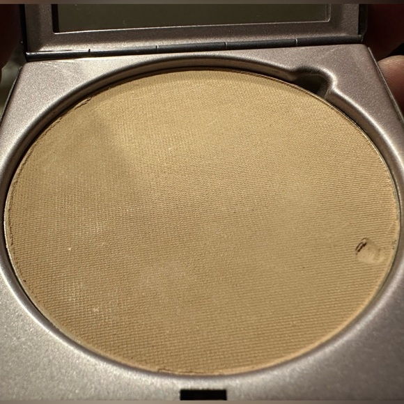 tarte LE Pressed Powder Compact - Picture 7 of 7